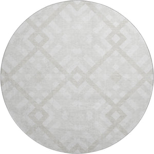HomeRoots 8' Ivory And Beige Geometric Round Rug – Washable, UV Protected, Perfect for Family Spaces! 651391