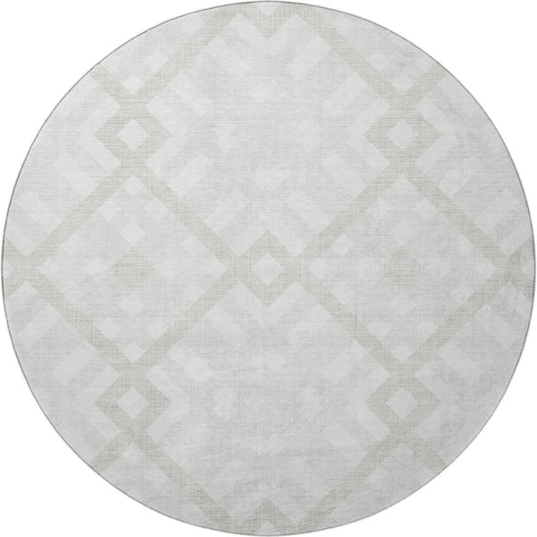 HomeRoots 8' Ivory And Beige Geometric Round Rug – Washable, UV Protected, Perfect for Family Spaces! 651391