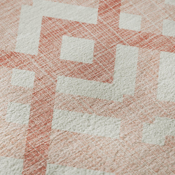 HomeRoots 8' Salmon and Ivory Geometric Round Rug - Washable, UV Protected, Non-Slip for High-Traffic Areas 651433