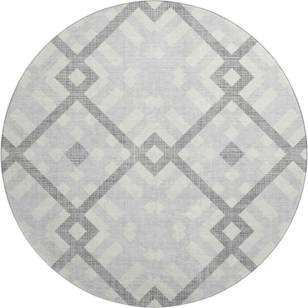 HomeRoots 8' Silver and Ivory Geometric Round Rug - Washable, UV Protected, Stylish for Living Spaces & Patios 651439
