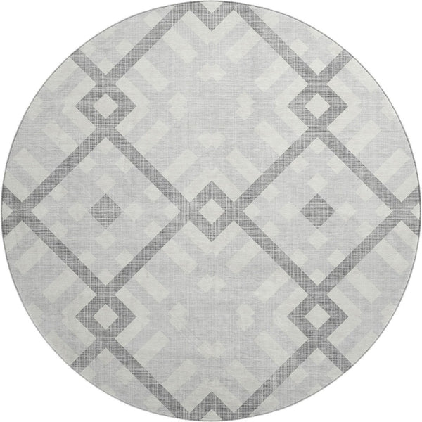 HomeRoots 8' Silver and Ivory Geometric Round Rug - Washable, UV Protected, Stylish for Living Spaces & Patios 651439