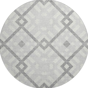 HomeRoots 8' Silver and Ivory Geometric Round Rug - Washable, UV Protected, Stylish for Living Spaces & Patios 651439