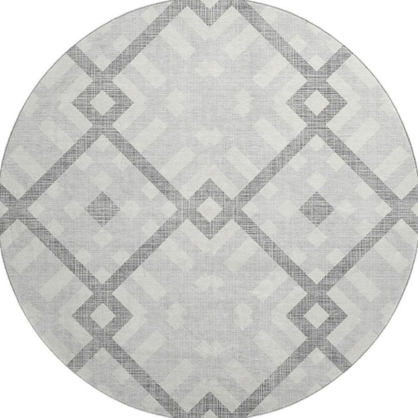 HomeRoots 8' Silver and Ivory Geometric Round Rug - Washable, UV Protected, Stylish for Living Spaces & Patios 651439