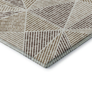 HomeRoots 5' Washable Brown & Beige Geometric Area Rug with UV Protection - Durable & Stylish for High-Traffic Homes 651943