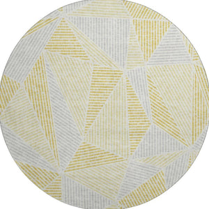 HomeRoots 8' Gold and Gray Geometric Washable Round Rug – Durable, Stain-Resistant, UV-Protected & Stylish! 651950