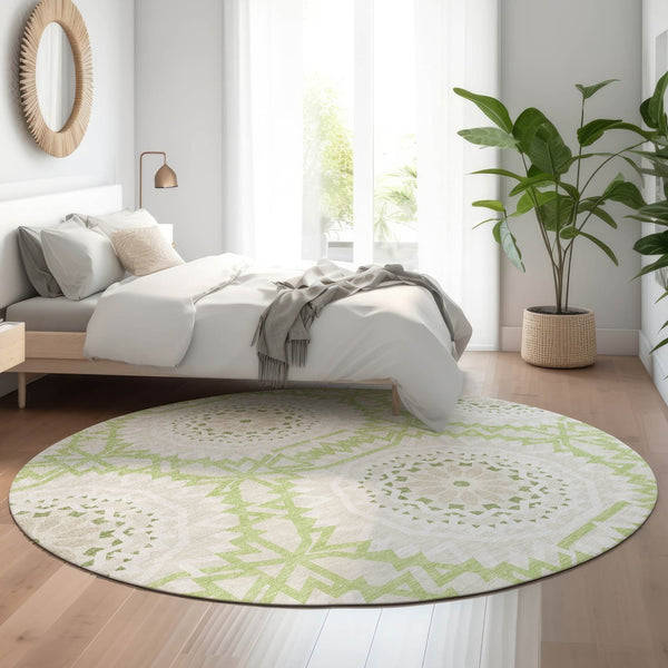 HomeRoots 8' Artichoke Green & Ivory Geometric Round Rug - Washable, UV-Resistant, Ideal for High-Traffic Areas 652182