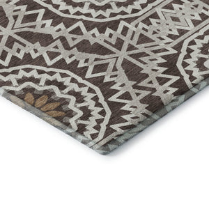 HomeRoots 5' Chocolate and Ivory Geometric Area Rug – Washable, UV-Protected, Perfect for Busy Homes! 652211
