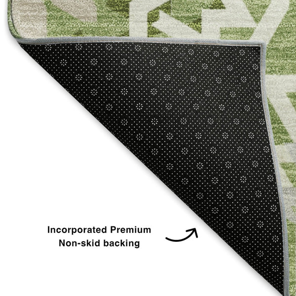 HomeRoots 8' Green And Ivory Geometric Round Rug - Stylish, Washable, UV-Protected for Kid & Pet-Friendly Spaces 652224