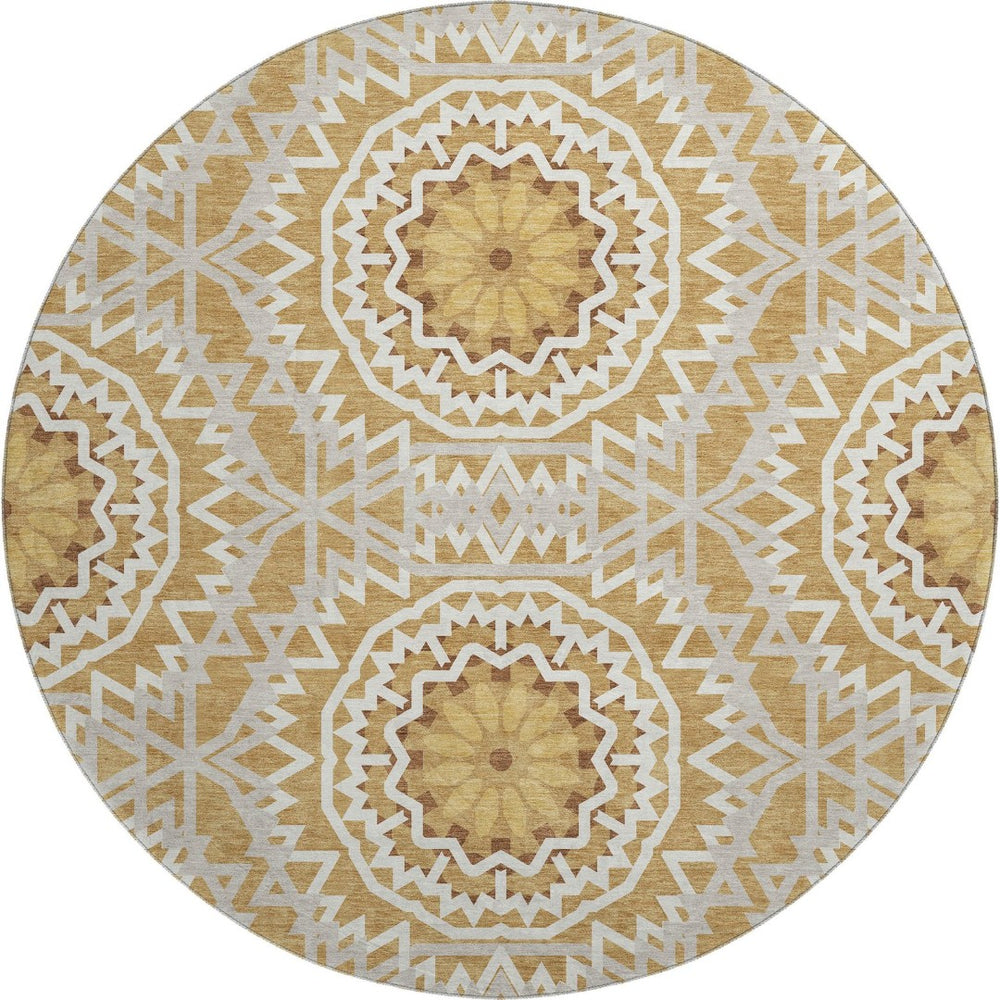 HomeRoots 8' Gold And Ivory Modern Geometric Round Rug - Washable, UV Protected, Stain-Resistant Design! 652230