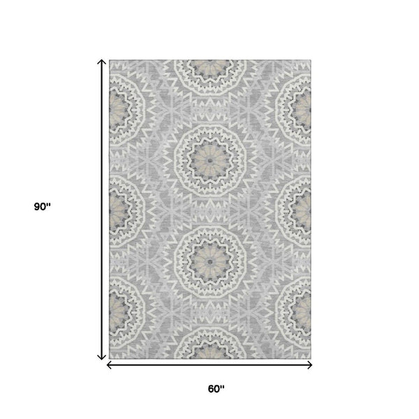 HomeRoots 5' Gray and Ivory Geometric Area Rug - Washable, UV Protected, Stain Resistant for High-Traffic Areas 652235