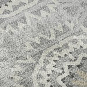 HomeRoots 5' Gray and Ivory Geometric Area Rug - Washable, UV Protected, Stain Resistant for High-Traffic Areas 652235