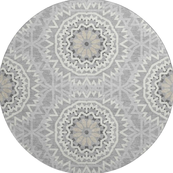 HomeRoots 8' Gray And Ivory Geometric Round Rug - Washable, UV-Protected, Stylish & Stain-Resistant Design 652236