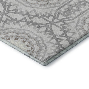 HomeRoots 8' Stylish Silver and Gray Geometric Washable Round Rug with UV Protection for Modern Homes 652290
