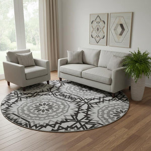 HomeRoots 8' Modern Geometric Washable Round Rug - Stylish Black & White with UV Protection for Any Space 652308
