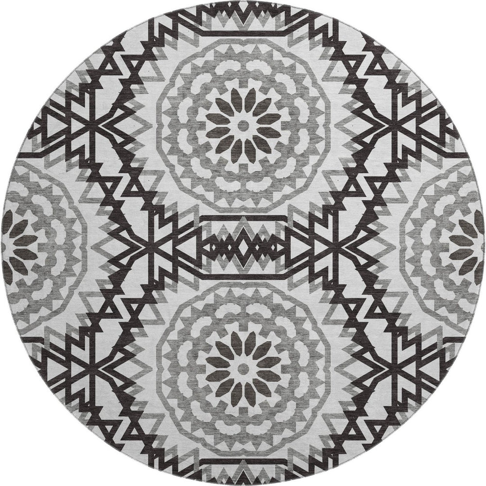 HomeRoots 8' Modern Geometric Washable Round Rug - Stylish Black & White with UV Protection for Any Space 652308