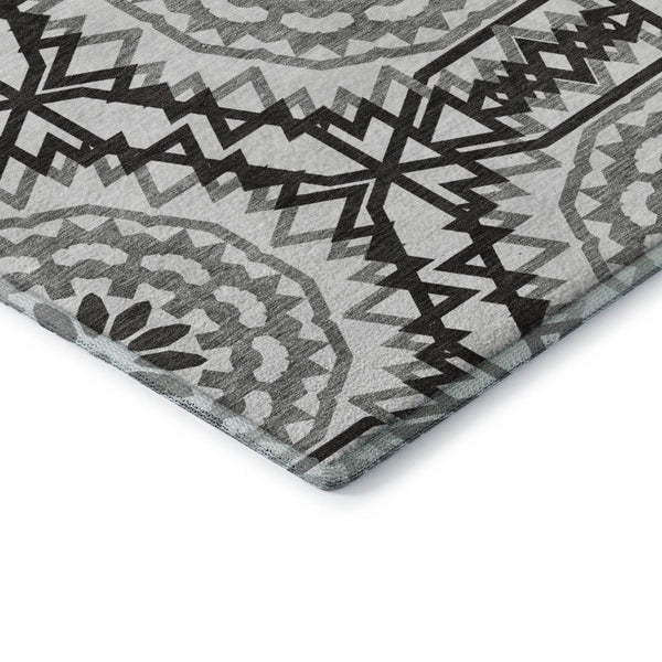 HomeRoots 10' X 14' White And Black Geometric Area Rug - Washable, UV Protected, Modern Style for High-Traffic Homes 652311
