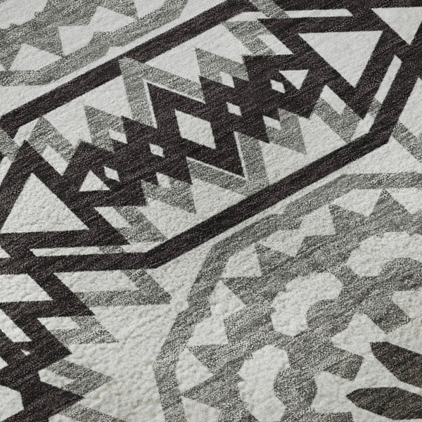 HomeRoots 10' X 14' White And Black Geometric Area Rug - Washable, UV Protected, Modern Style for High-Traffic Homes 652311