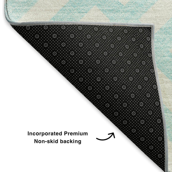 HomeRoots 8' Aqua and Ivory Geometric Round Rug – Stylish, Washable, UV-Protected for High-Traffic Areas! 652320
