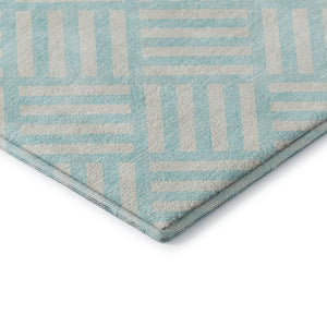 HomeRoots 8' Aqua and Ivory Geometric Round Rug – Stylish, Washable, UV-Protected for High-Traffic Areas! 652320