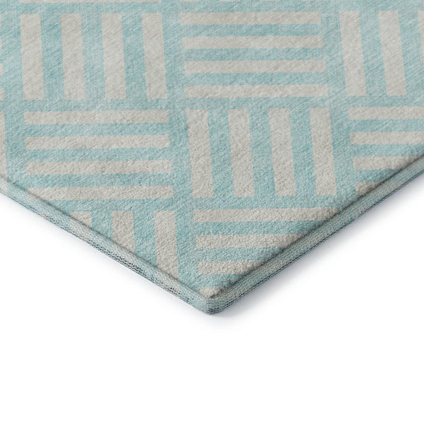 HomeRoots 8' Aqua and Ivory Geometric Round Rug – Stylish, Washable, UV-Protected for High-Traffic Areas! 652320