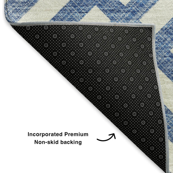 HomeRoots 8' Blue and Ivory Geometric Round Rug - Washable, Stain Resistant, UV Protected for Indoor/Outdoor Use 652338