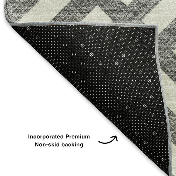 HomeRoots 8' Charcoal and Ivory Geometric Round Rug - Washable, UV Protected, Stylish, Family-Friendly Decor 652344