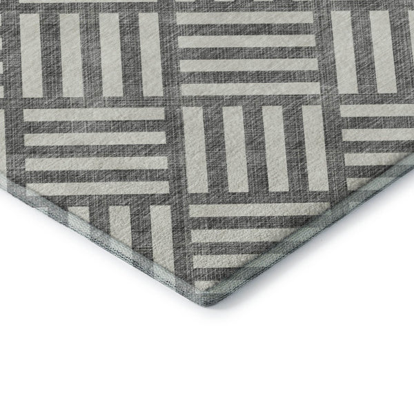 HomeRoots 8' Charcoal and Ivory Geometric Round Rug - Washable, UV Protected, Stylish, Family-Friendly Decor 652344