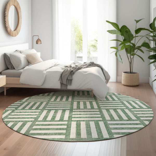 HomeRoots 8' Green and Ivory Geometric Washable Round Rug with UV Protection for Stylish Indoor & Outdoor Use 652350
