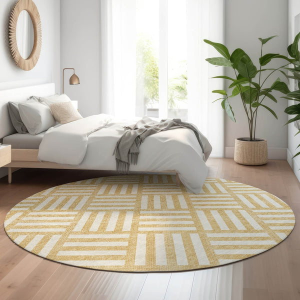 HomeRoots 8' Gold And Ivory Geometric Washable Round Rug - UV Protected, Stain-Resistant for Indoor & Outdoor Use 652356
