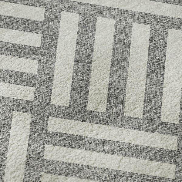 HomeRoots 5' X 8' Gray and Ivory Washable Geometric Area Rug with UV Protection for High-Traffic Spaces 652361