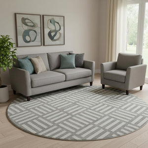 HomeRoots 8' Gray and Ivory Geometric Washable Round Rug - Stylish, Durable, Stain Resistant with UV Protection 652362