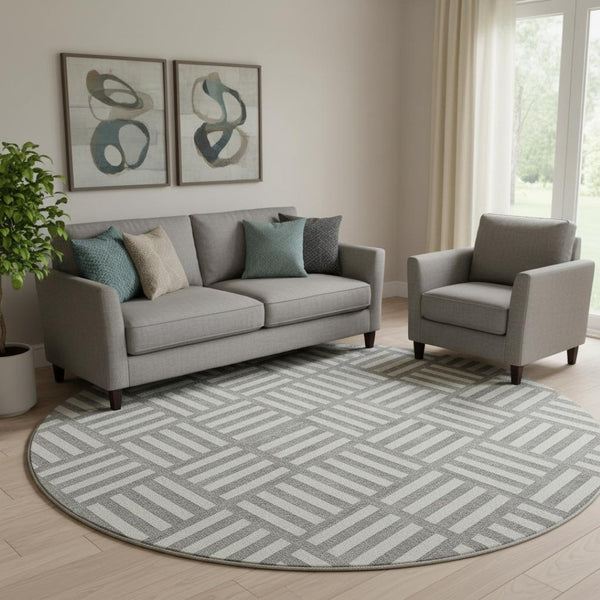 HomeRoots 8' Gray and Ivory Geometric Washable Round Rug - Stylish, Durable, Stain Resistant with UV Protection 652362