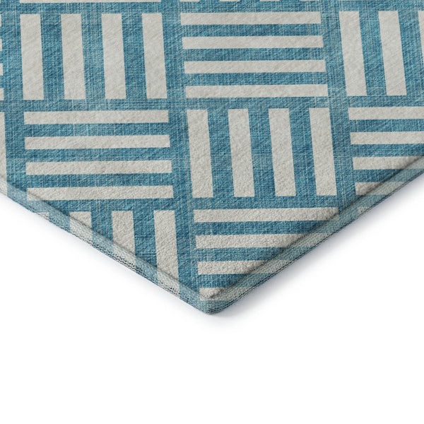 HomeRoots 8' Teal and Ivory Geometric Round Rug – Stylish, Washable, UV-Protected for High-Traffic Areas 652434