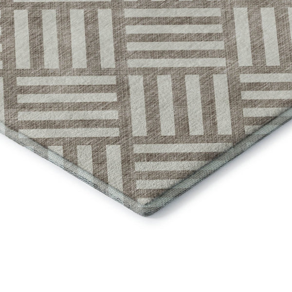 HomeRoots 8' Taupe & Ivory Washable Round Rug – Durable, UV-Protected, Modern Geometric Design for Any Space 652440