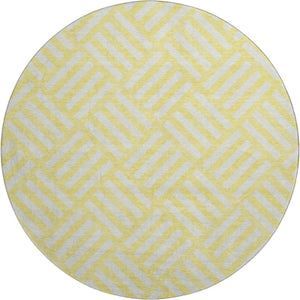 HomeRoots 8' Yellow And Ivory Geometric Round Rug - Washable, UV-Protected, Ideal for High-Traffic Spaces 652446