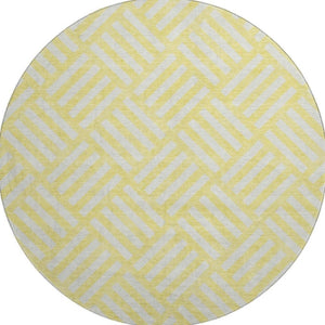HomeRoots 8' Yellow And Ivory Geometric Round Rug - Washable, UV-Protected, Ideal for High-Traffic Spaces 652446