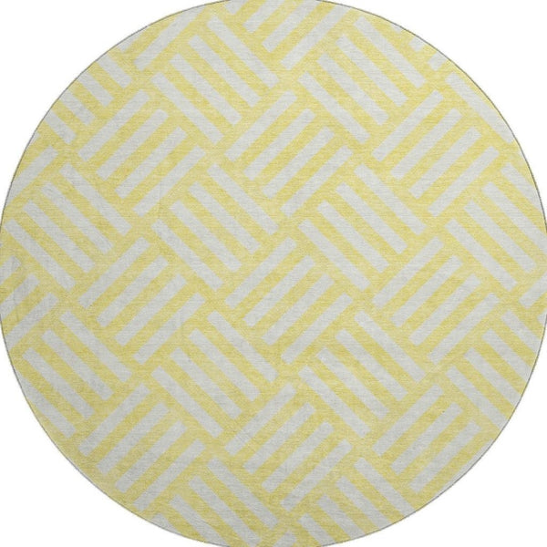 HomeRoots 8' Yellow And Ivory Geometric Round Rug - Washable, UV-Protected, Ideal for High-Traffic Spaces 652446