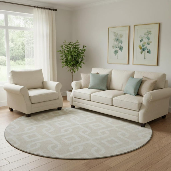 HomeRoots 8' Beige and Ivory Geometric Round Rug – Washable, UV Protected, Ideal for High-Traffic Spaces 652458