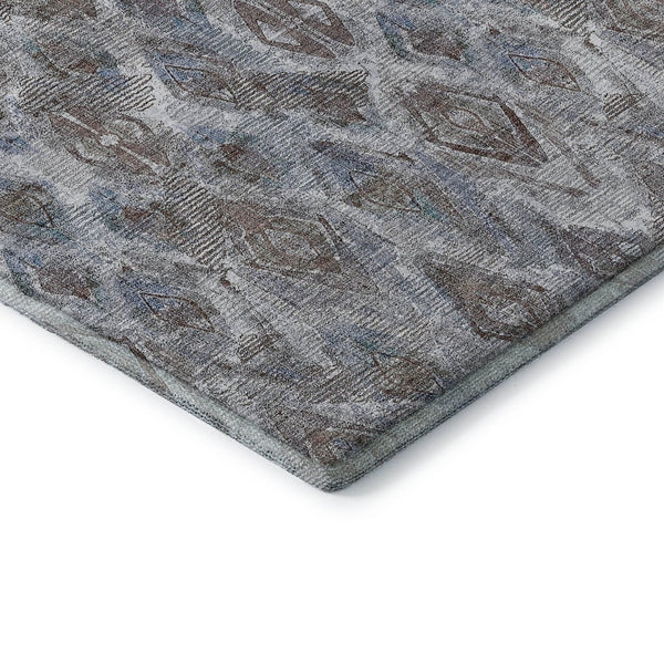 HomeRoots 8' Blue And Gray Diamond Washable Round Rug - Stain Resistant, UV Protected, Ideal for Homes & Patios 652614