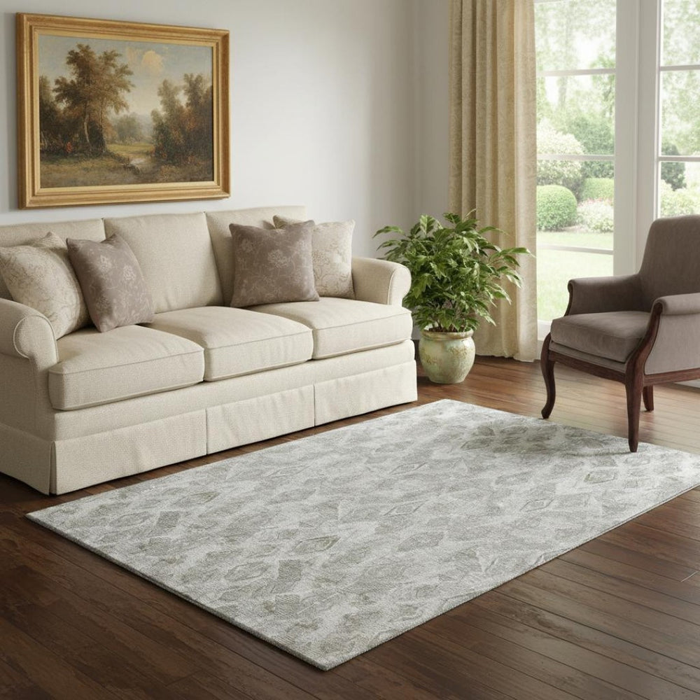 HomeRoots 5' Silver and Gray Diamond Area Rug - Washable, UV Protected, Stain-Resistant for High-Traffic Areas 652631