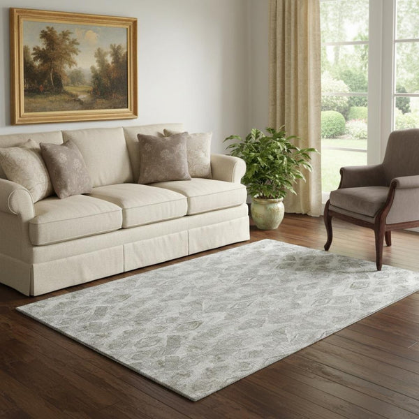 HomeRoots 5' Silver and Gray Diamond Area Rug - Washable, UV Protected, Stain-Resistant for High-Traffic Areas 652631