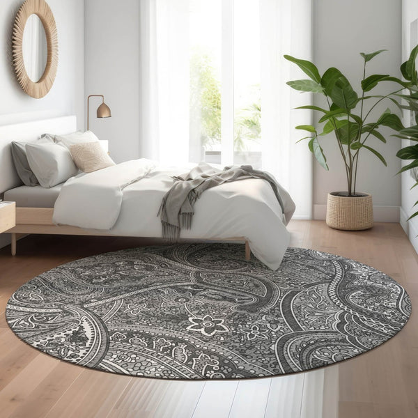 HomeRoots 8' Gray And Ivory Paisley Round Rug - Washable, UV Protected, Durable for Homes with Kids & Pets 652650