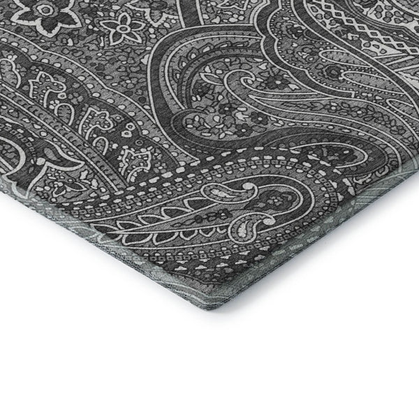 HomeRoots 8' Gray And Ivory Paisley Round Rug - Washable, UV Protected, Durable for Homes with Kids & Pets 652650