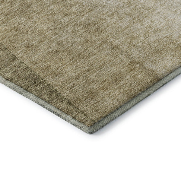 HomeRoots 8' Taupe and Beige Ombre Round Rug – Stylish, Washable, UV-Protected with Stain Resistance for All Spaces 652758