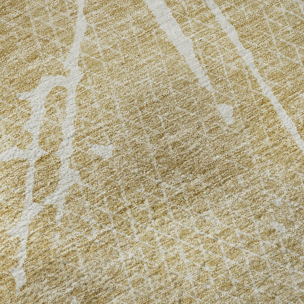 HomeRoots 8' Beige and Ivory Abstract Washable Round Rug - Durable, UV-Protected, Perfect for High-Traffic Areas! 652812