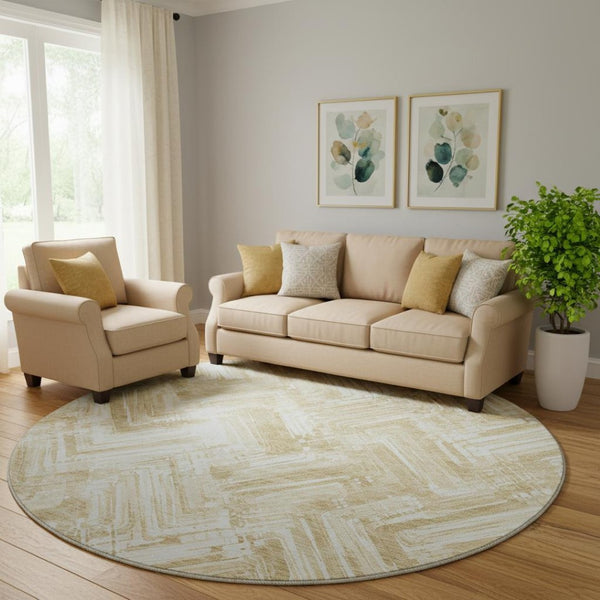 HomeRoots 8' Beige And Ivory Chevron Washable Round Rug - Durable, UV-Protected, Easy-Care for High-Traffic Areas 652872