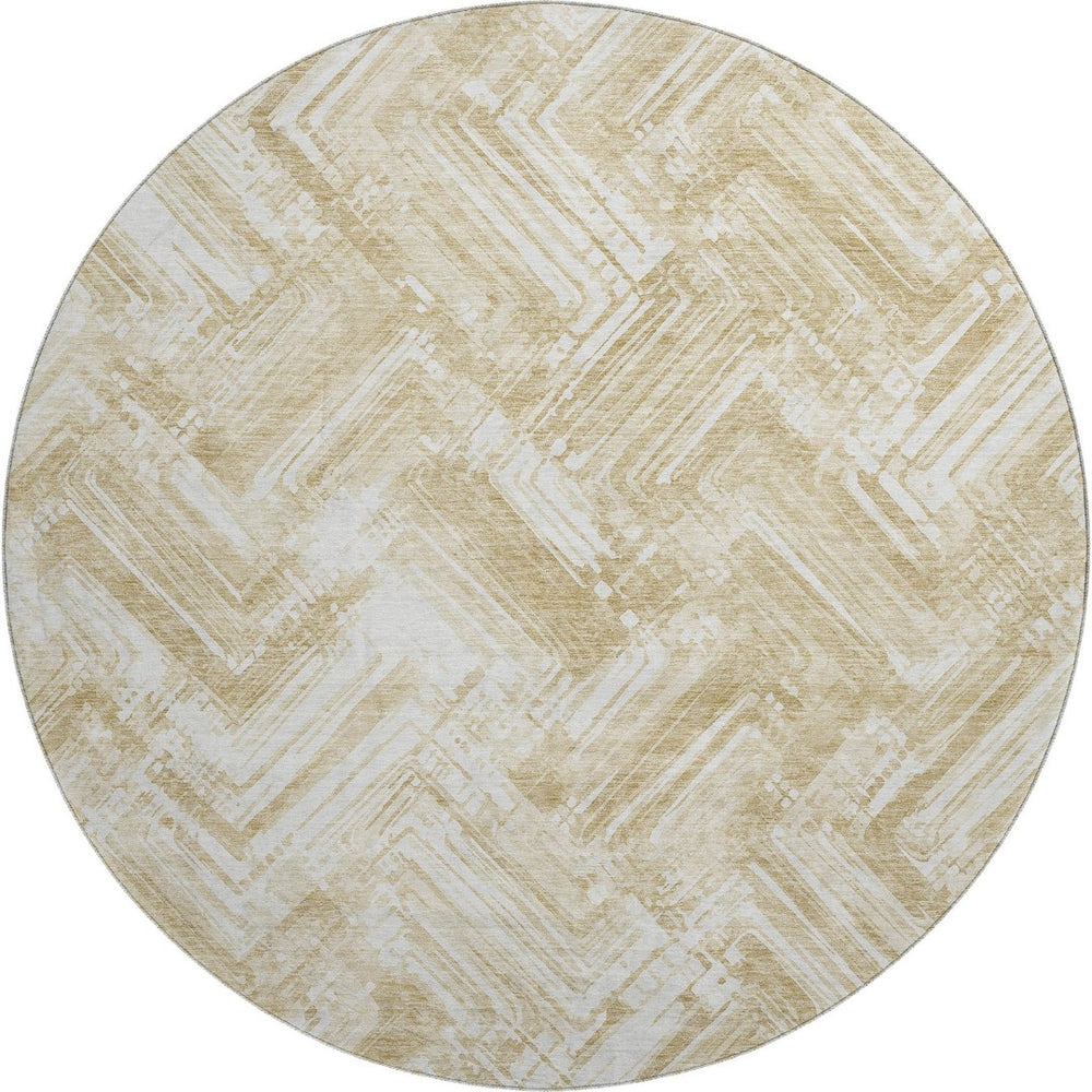 HomeRoots 8' Beige And Ivory Chevron Washable Round Rug - Durable, UV-Protected, Easy-Care for High-Traffic Areas 652872