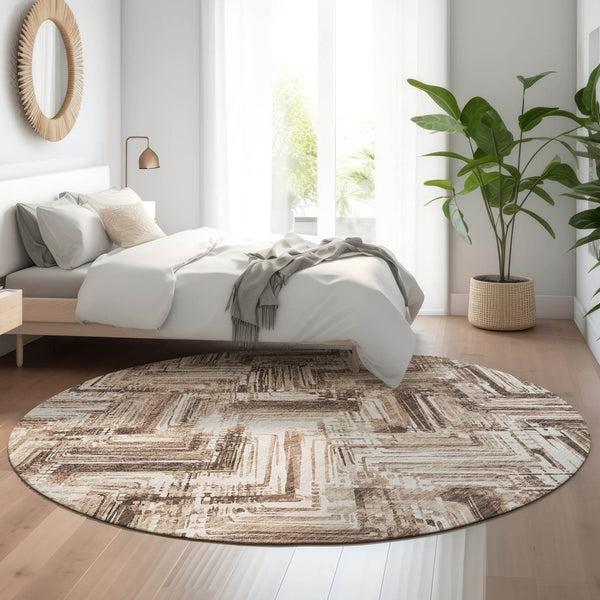 HomeRoots 8' Brown and Ivory Chevron Washable Round Rug - Stylish, Durable, UV-Protected for High-Traffic Areas 652878