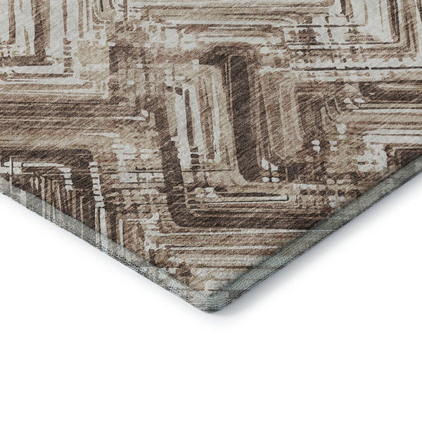 HomeRoots 8' Brown and Ivory Chevron Washable Round Rug - Stylish, Durable, UV-Protected for High-Traffic Areas 652878