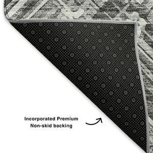 HomeRoots 8' Gray and Ivory Chevron Round Rug - Washable, UV Protected, Durable, Perfect for High-Traffic Areas 652896